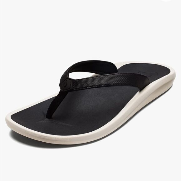 NWT- OLUKAI-Pi'oe Women's Beach Sandals- Black/DK Shadow- size 8 left